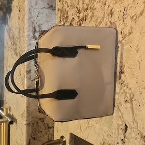 INNUE Italian Leather handbag